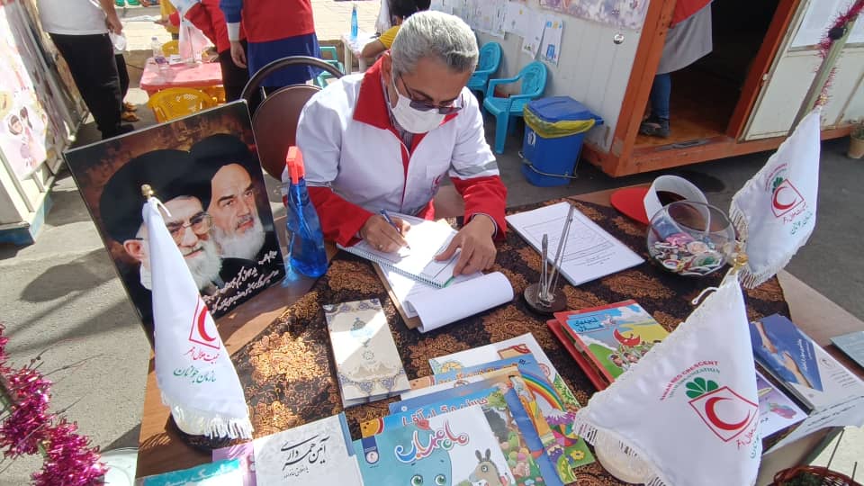 بازدید مدیر عامل جمعیت هلال احمر فارس از  پایگاه خدمات بشردوستانه جوانان هلال احمر شیراز